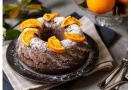 Bizcocho de chocolate y naranja jugoso y casero